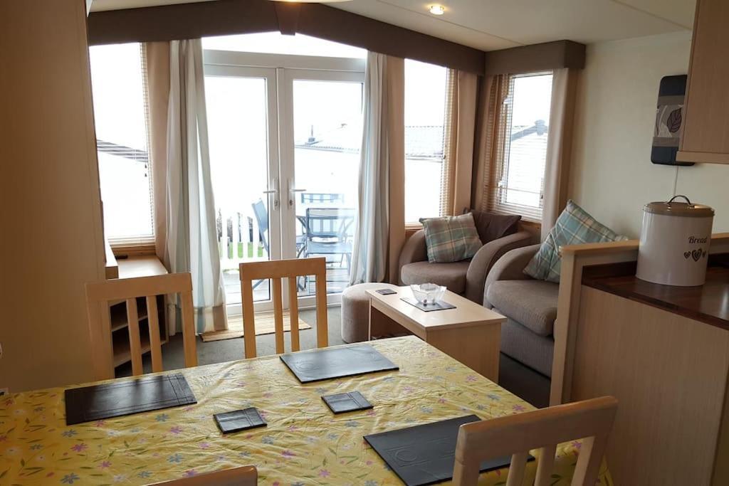 Апартаменты Cozy And Relaxing With Stunning Sea Views Lytchett Minster Экстерьер фото